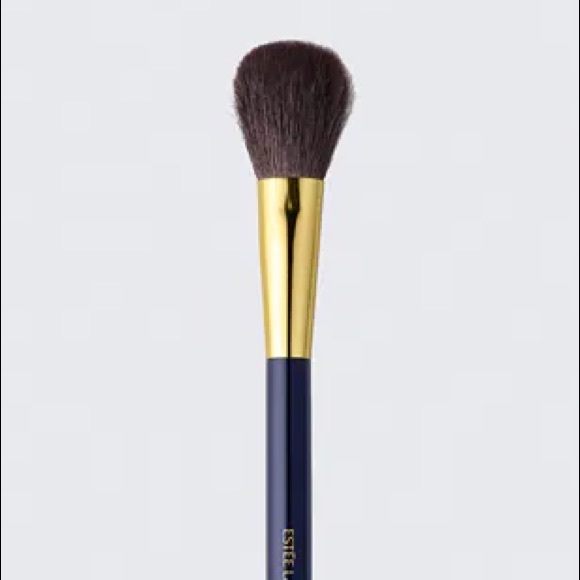 Estes Lauder Blush Brush 15 - Picture 3 of 3